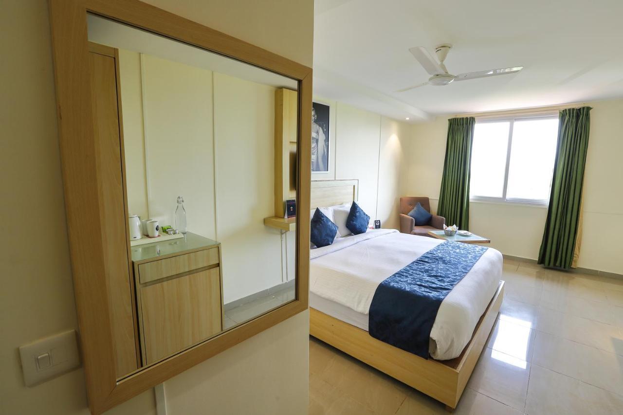 Zip By Spree Hotels Hyde Goa Candolim Extérieur photo